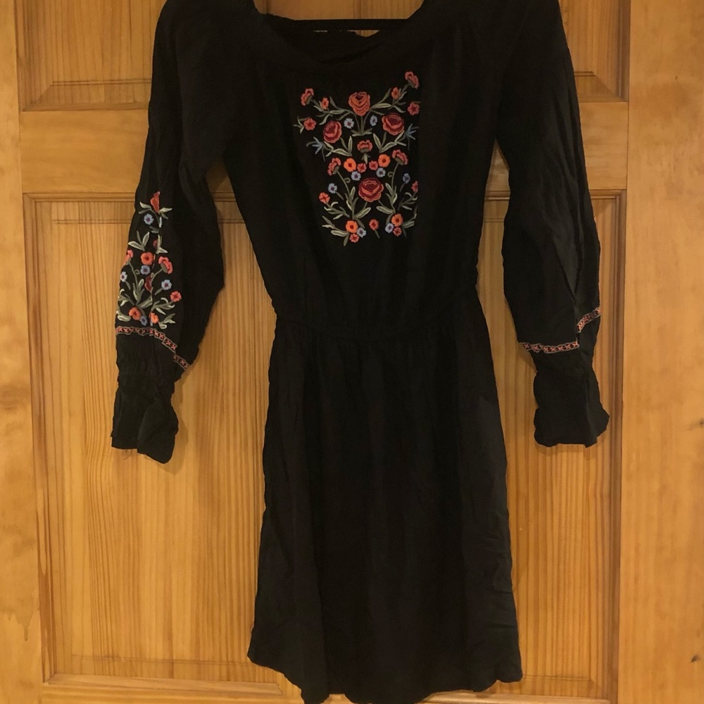 Hollister Floral Embroidered Off The Shoulder Navy Blue Mini Dress Size S